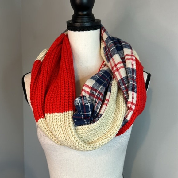 Reversible Thick Winter Knot Plaid Holiday Scarf - Picture 2 of 3